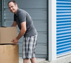 How to store personal belongings safely?